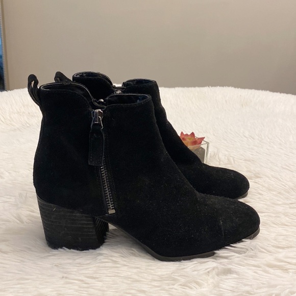 NEW BLONDO Zappos Black Suede Double Zipper Heel ankle bootie women SIZE 7.5 - Picture 3 of 7